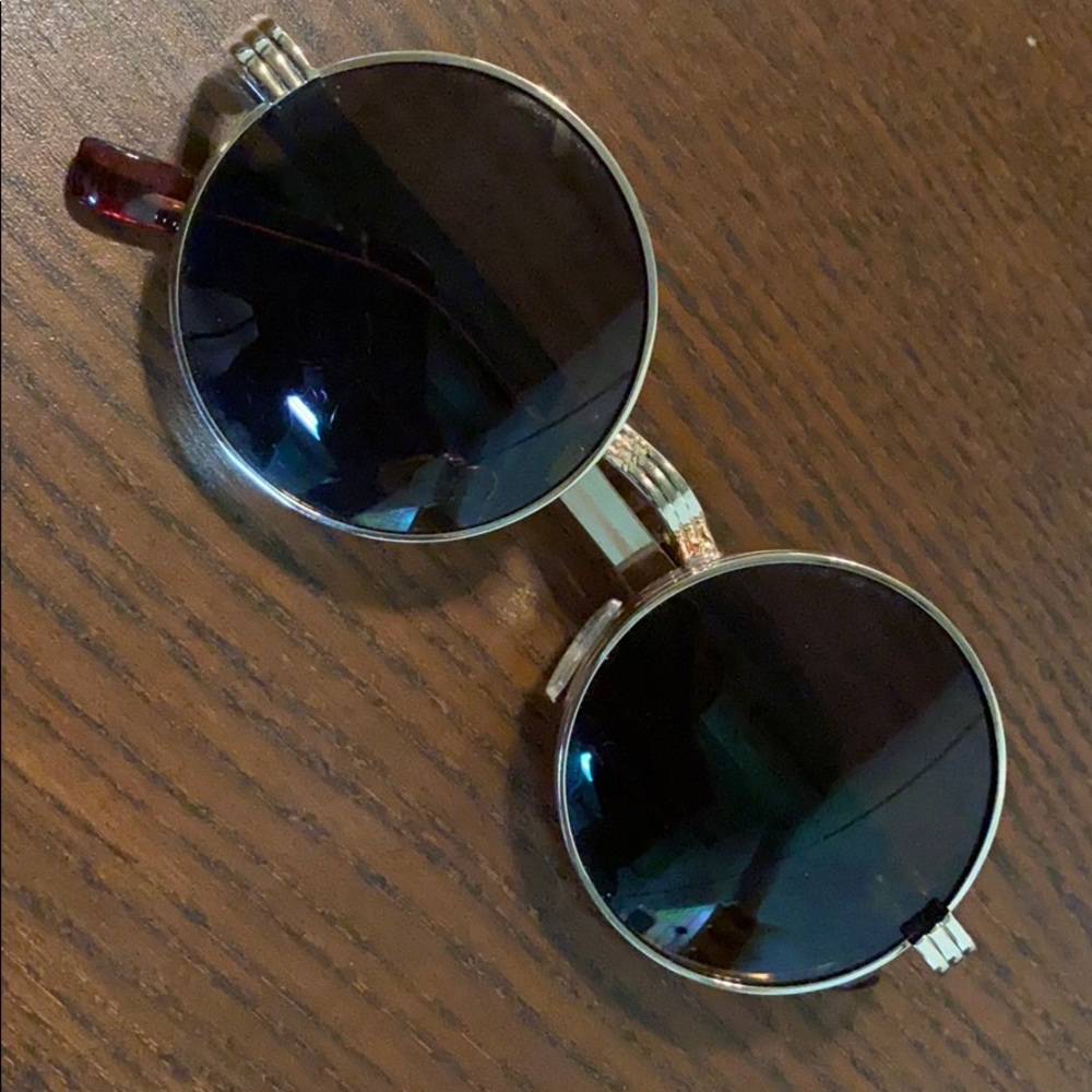 😎 Six pairs of Women’s round sunglasses 😎 - Picture 6 of 7